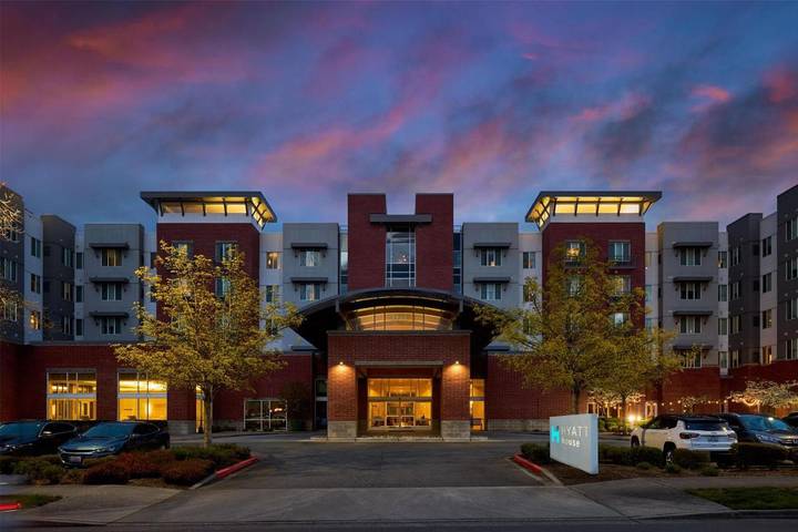 Hotel für 4 Personen, mit Pool und Whirlpool in Bellevue