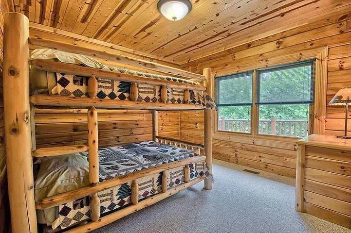 Glamping for 20 people, with hot tub and terrace in Ohio