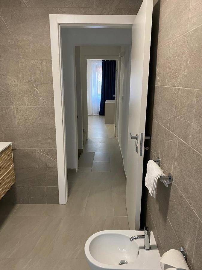 Location de vacances pour 8 personnes, avec vue sur le lac ainsi que balcon et vue dans Riva San Vitale - 2