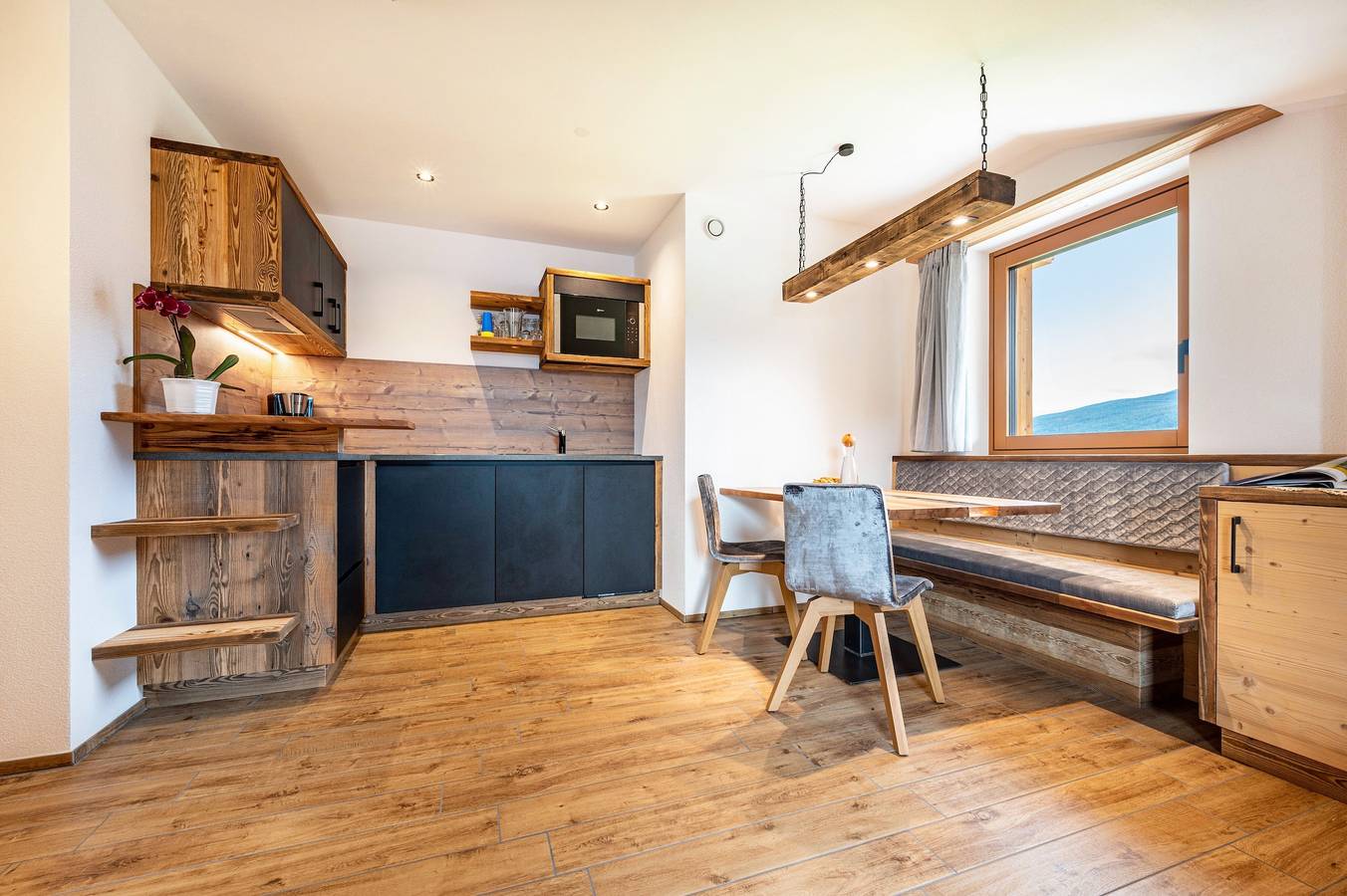 Ganze Wohnung, Ferienwohnung "Forchnerhof Apt 3" mit Bergblick, 2 privaten Terrassen und Wlan in Terenten, Dolomiti Superski