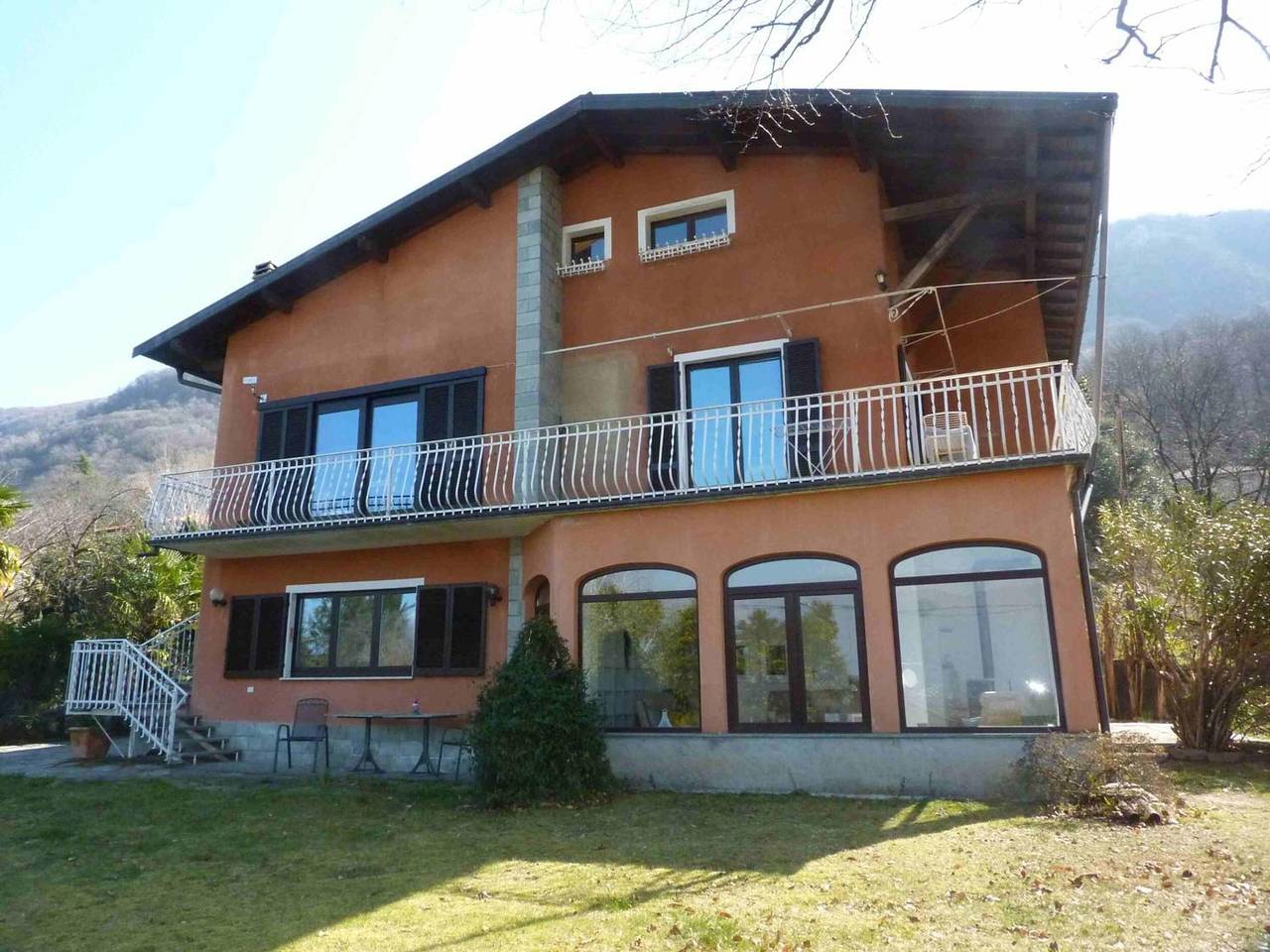 Ganze Wohnung, Casa Paradiso in Porto Valtravaglia – Komfortable Ferienwohnung in Villa in Porto Valtravaglia, Lago Maggiore (Lombardei)