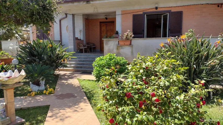 Bed and breakfast per 2 persone, con terrazza e panorama nonché giardino - 1