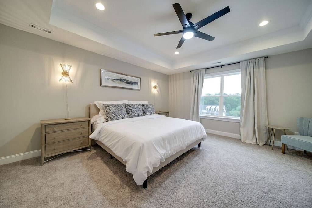 Cozy & Immaculate 4-Br Modern Farmhouse Retreat! in Gaston County