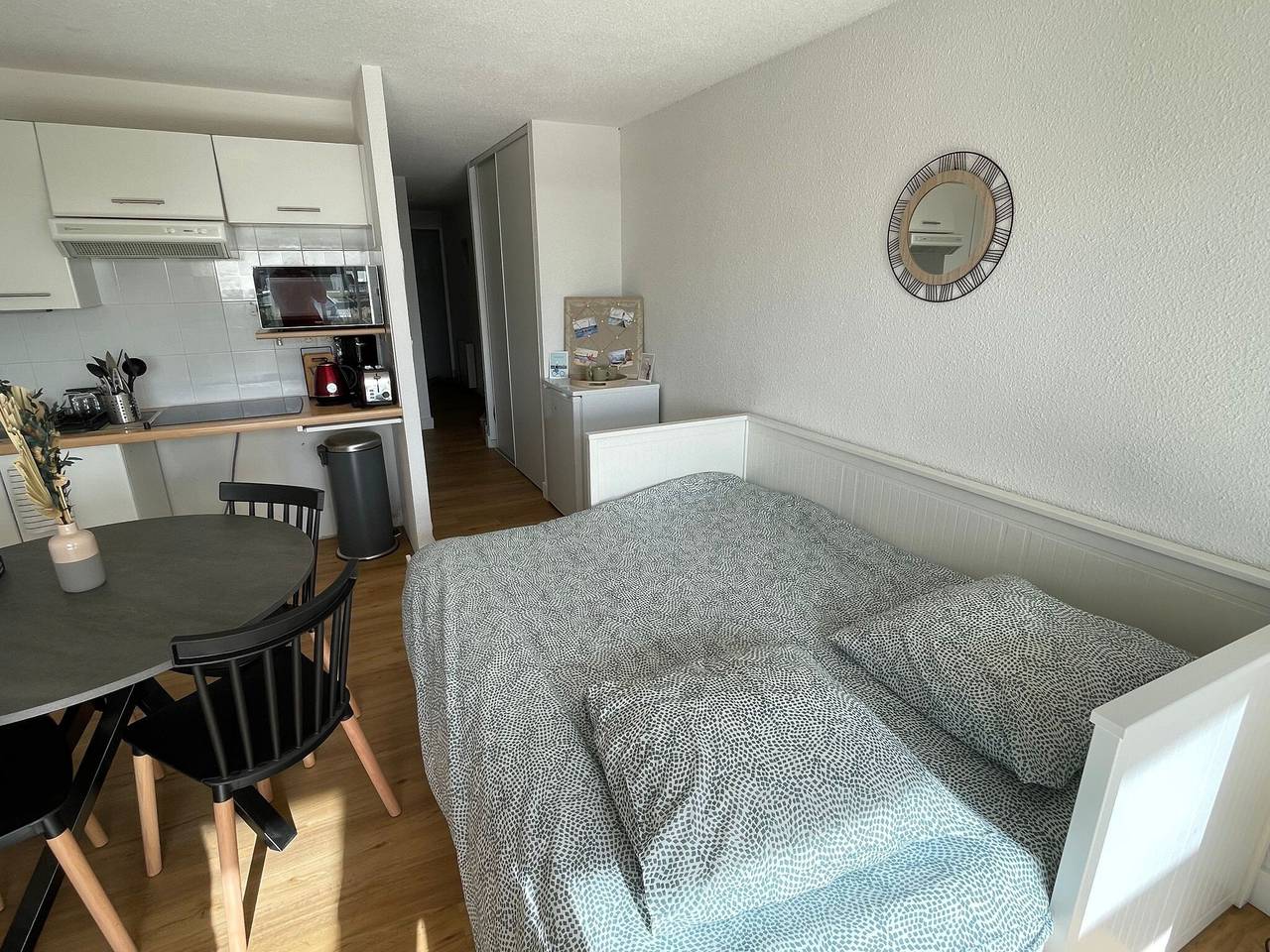 Apartamento entero, Apartamento 'Le Nid De Keragan' con vistas al mar, terraza privada y Wi-Fi in Le Fort-Bloqué, Ploemeur