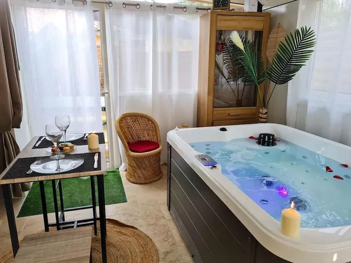 Holiday apartment for 2 people, with terrace and hot tub - 1