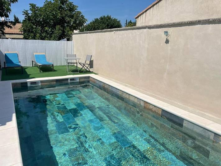 Location de vacances pour 3 personnes, avec jardin et terrasse ainsi que vue et piscine à Carpentras - 2
