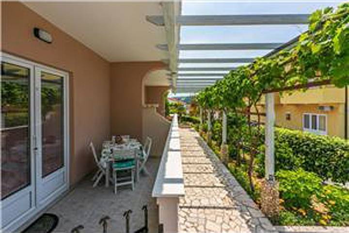 Apartament wakacyjny dla 4 osób, z Balkon/ taras w Lopar