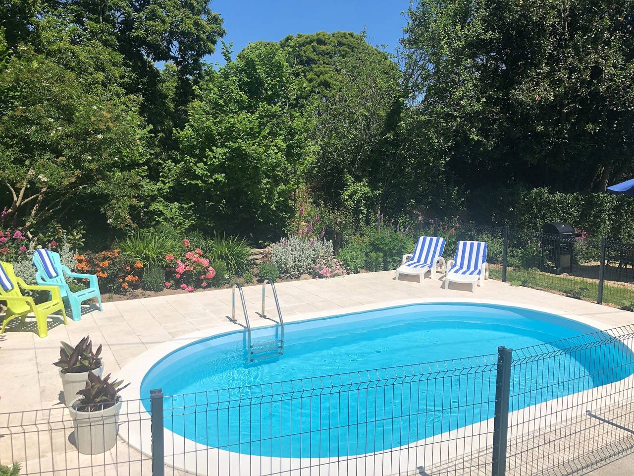 Gîte du Noyer – Charmante maison en pierre avec piscine chauffée en Bretagne in Bieuzy, Région de Pontivy