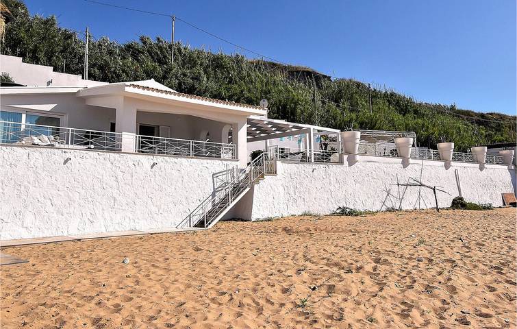 Casa vacanza per 8 persone, con Terrazza e Giardino in Sicilia
