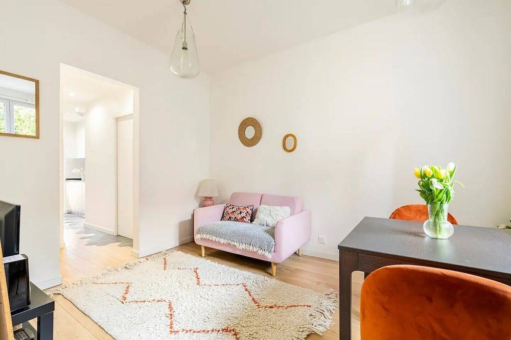 Entire apartment, Nice apartment Puteaux la Défense in Puteaux, Hauts-de-Seine