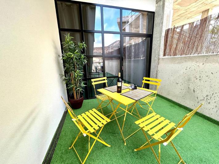 Apartamento de vacaciones para 4 personas, con jardín además de jacuzzi y piscina - 1