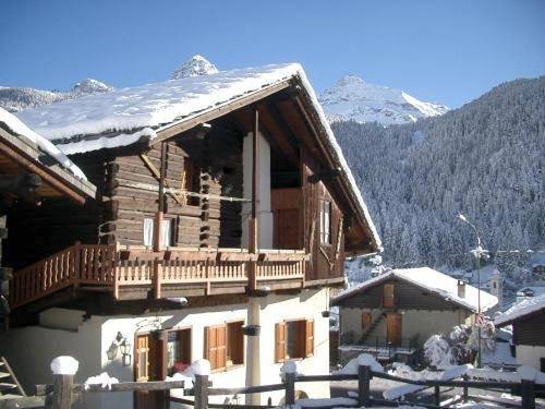 Gîte pour 4 personnes, avec terrasse ainsi que jardin et vue à Champoluc - 2