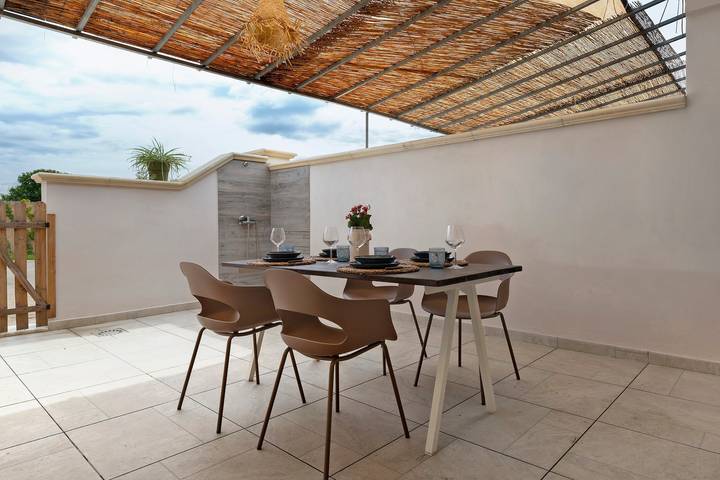 Villa Iris n.3 con Vista Mare, Wi-Fi e Aria Condizionata 'Residence Pietrantonio' in Taranto, Golfo di Taranto