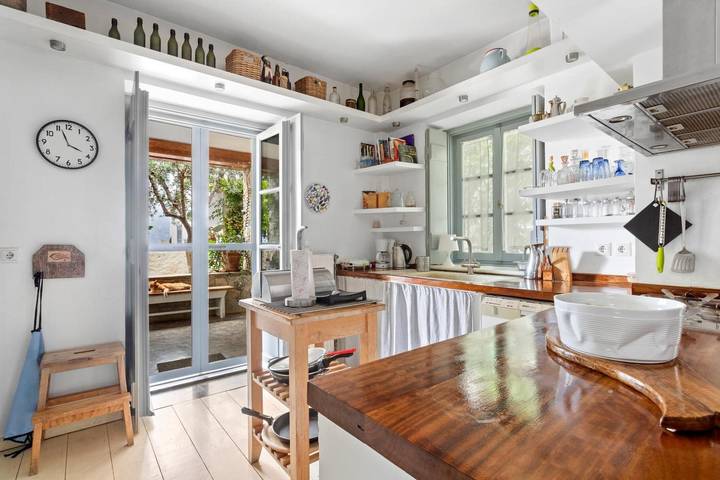 Location de vacances pour 11 personnes, avec jardin, adapté aux familles dans Spetses - 2