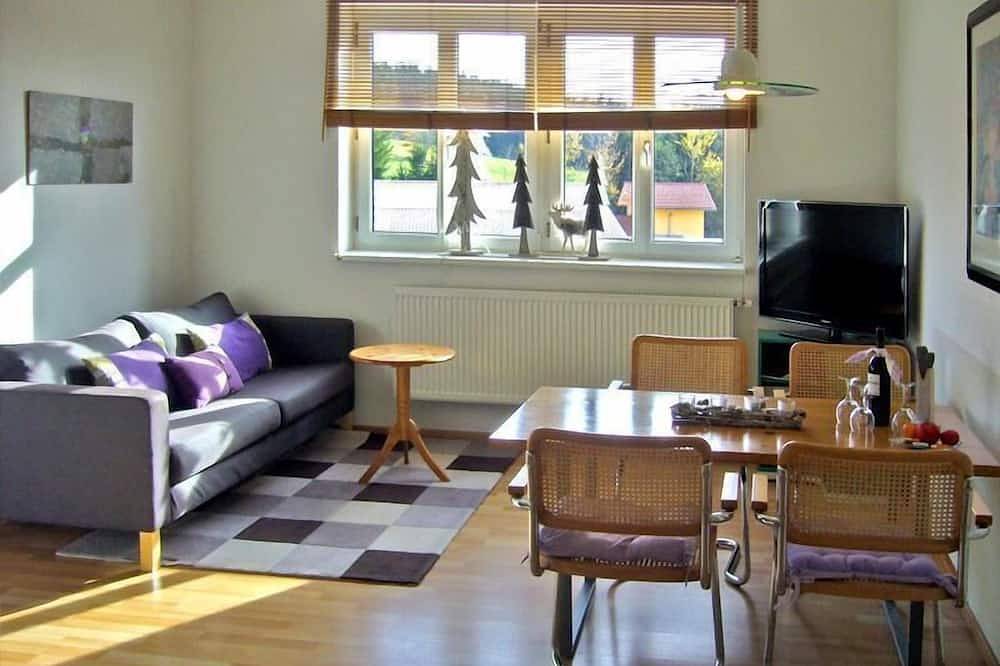 Ganze Wohnung, Moderne Ferienwohnung (73qm) mit großer Terrasse und Balkon in Drachselsried, Ostbayern