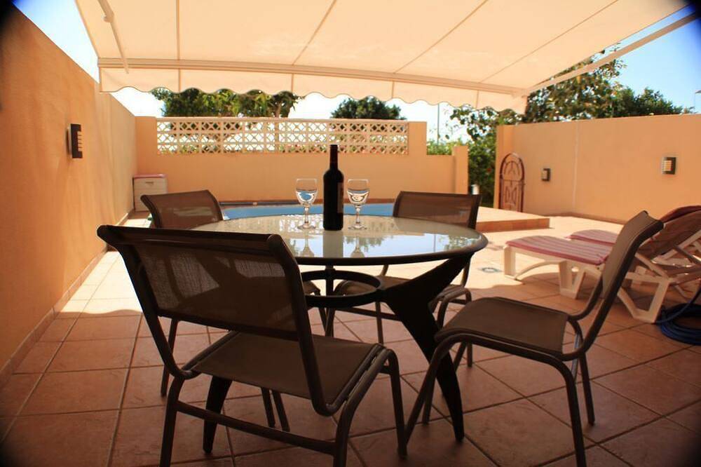 Apartamento entero, Spacious modern apartment with large terrace and private pool, long & short lets in Playa Serena (Roquetas de Mar), Roquetas de Mar
