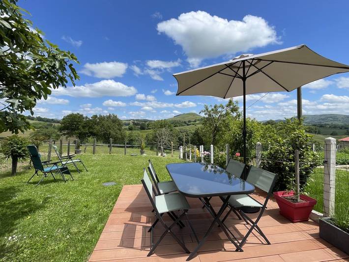 Gîte pour 4 personnes, avec jardin à Irissarry