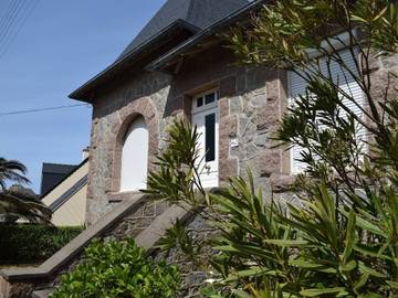 Gîte pour 6 personnes, avec jardin dans Plage Saint-Guirec
