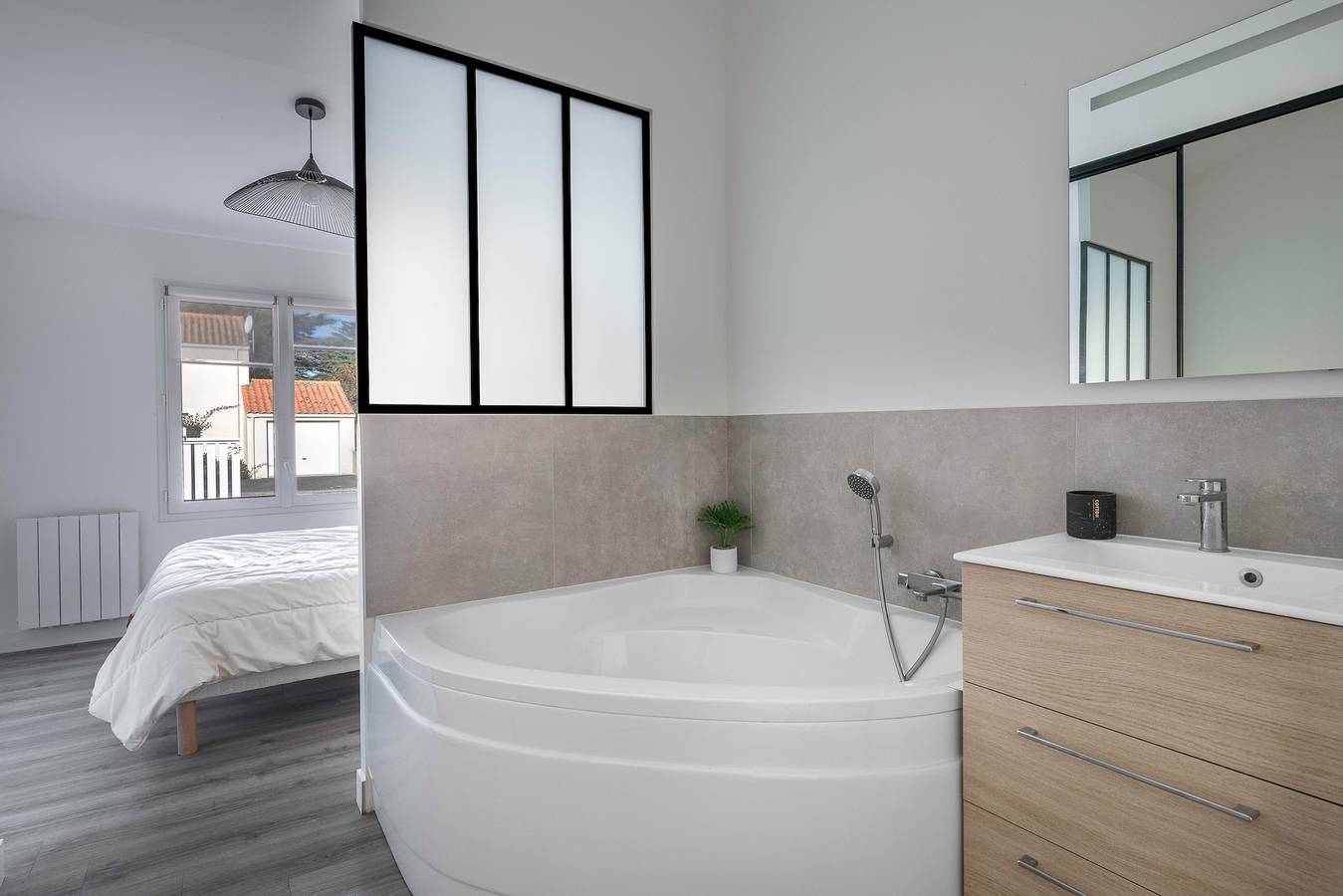 Jacuzzi, plage à 500m, 10 adultes 1 enfant in La Plaine-sur-Mer, Côte de Jade