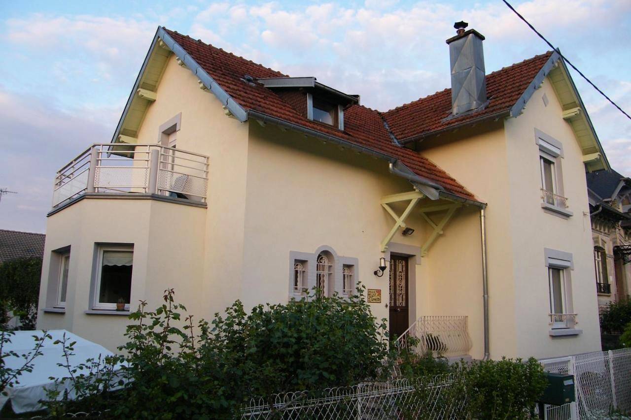 Double Room in Vittel, Neufchâteau