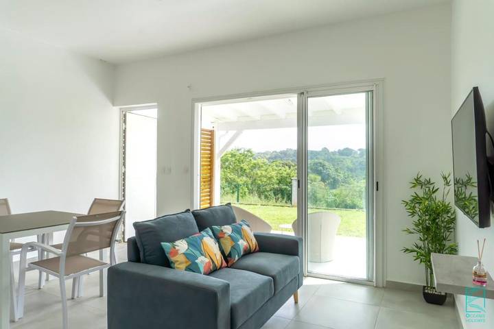 Appartement de vacances pour 2 personnes, avec terrasse ainsi que jardin et vue