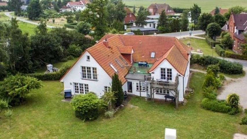 Ferienwohnung für 7 Personen, mit Balkon und Garten in Fährdorf