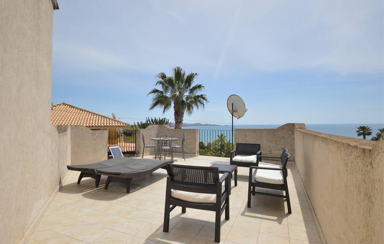Appartamento intero, Appartamento vista mare con WiFi, AC e parcheggio, a 200 m dalla spiaggia in Palma di Montechiaro, Provincia di Agrigento