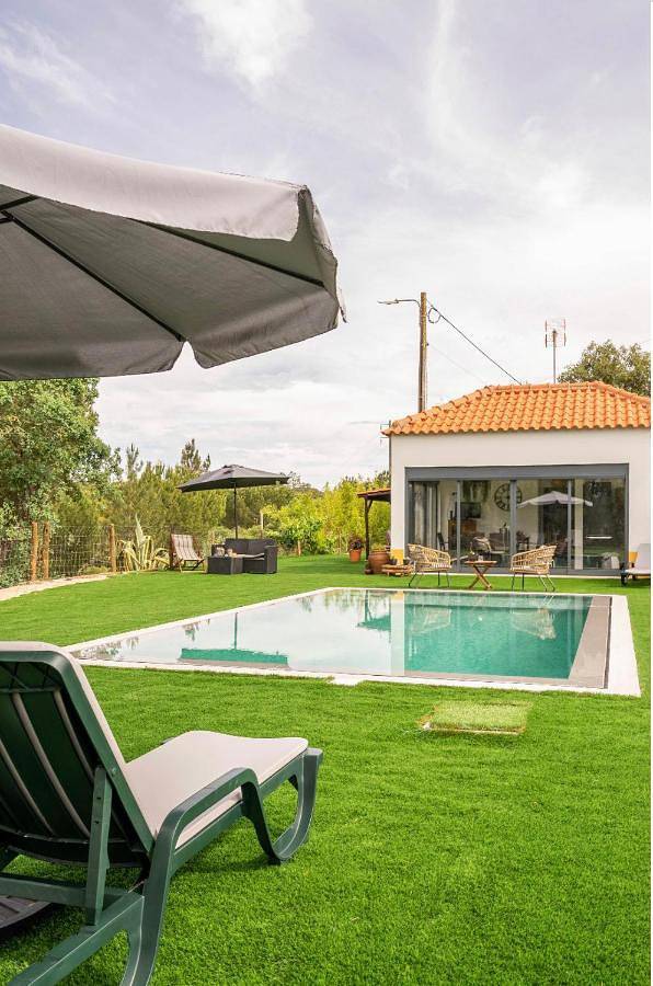 Casa de férias para 6 pessoas, com jardim e vista e ainda piscina, com animais de estimação em Montargil