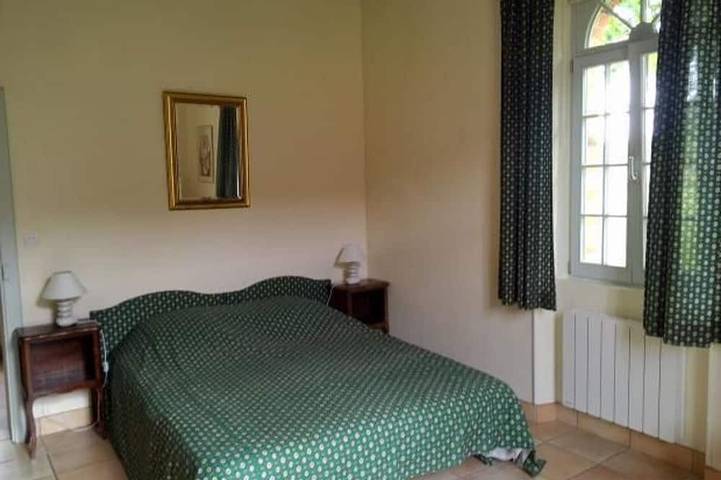 Gîte familial & authentique avec jardin arboré, entre Angers & Le Mans, idéal visites & détente in Dureil, Sarthe