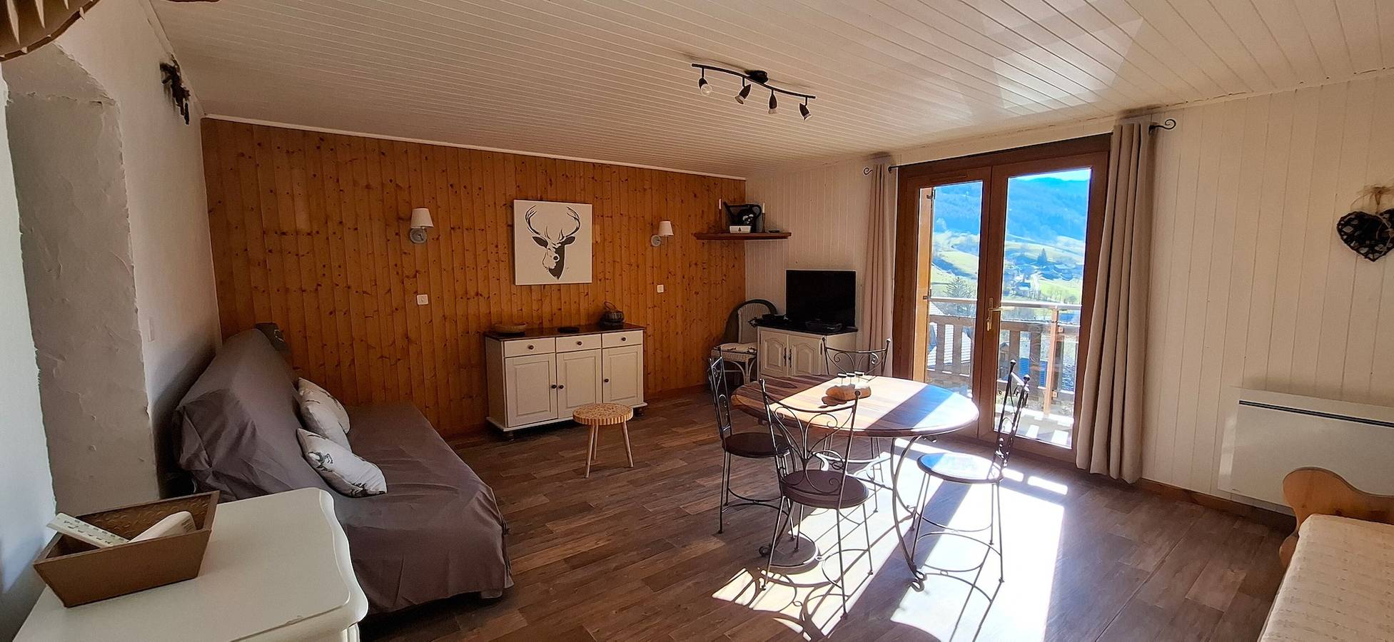Ganze Wohnung, Appartement „Les Cerfs“ mit Bergblick, Balkon und Wlan in Aillon-le-Jeune, Chambéry und Umgebung