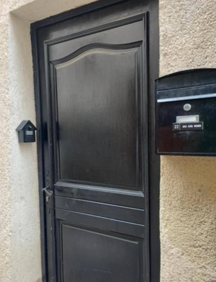 Appartement entier, Maison de village Arty et terrasse au calme in Lourmarin, Parc naturel régional du Luberon