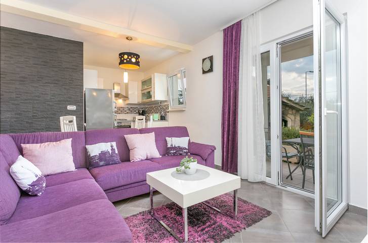 Ferienwohnung für 4 Personen, mit Balkon/Terrasse in Podstrana