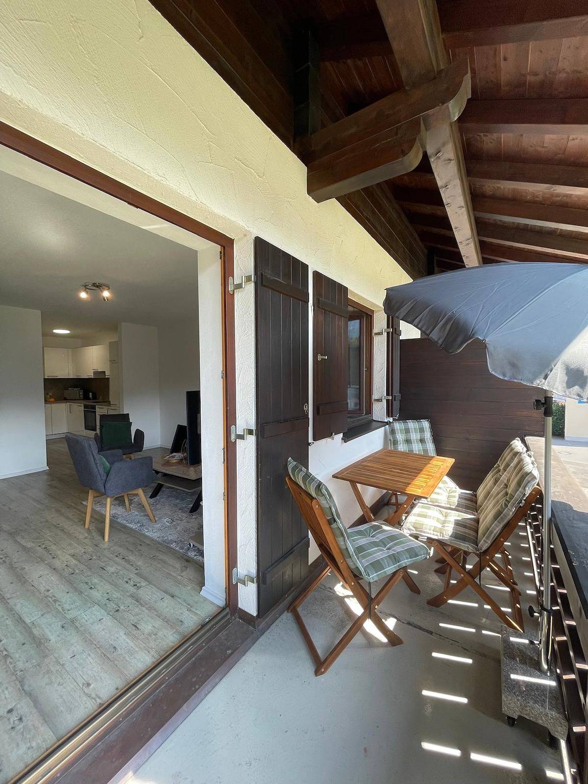 Ganze Ferienwohnung, Ferienwohnung Bergblick - Ferienwohnung bis 4 Personen, 58qm, Schlafzimmer, Wohnzimmer, Küche, Dusche/Wc, Balkon, Wlan in Marquartstein, Bayerische Alpen