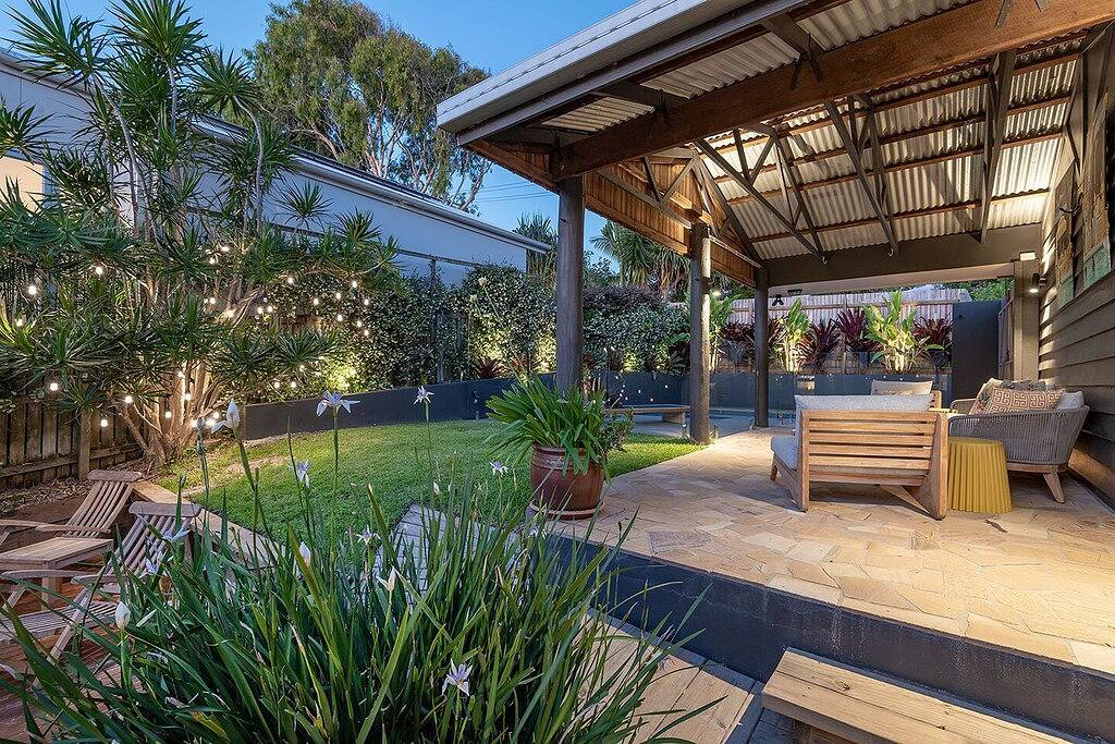 Holiday Home for 14 People in Sunshine Beach, Noosa Shire