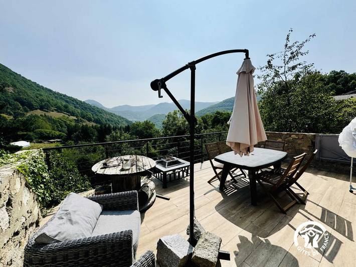 Gîte pour 8 personnes, avec jardin à Roquefort-de-Sault