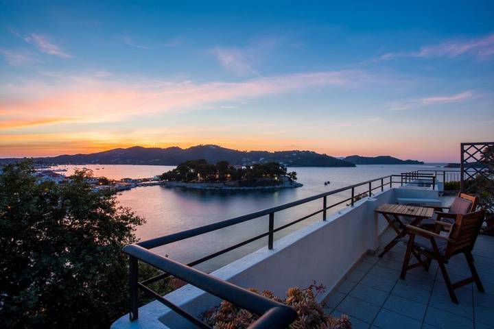 Maison d’hôte pour 2 personnes, avec vue et terrasse dans Skiathos