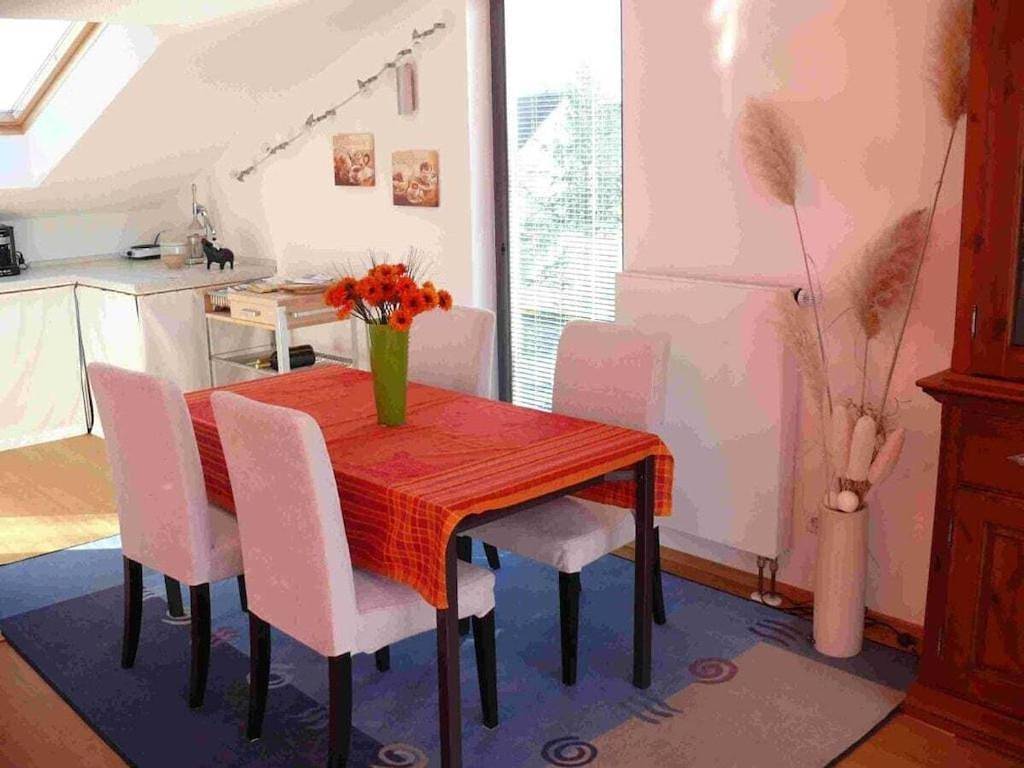 Holiday apartment in Munich with Wi-Fi in Monachium Englschalking, Monachium