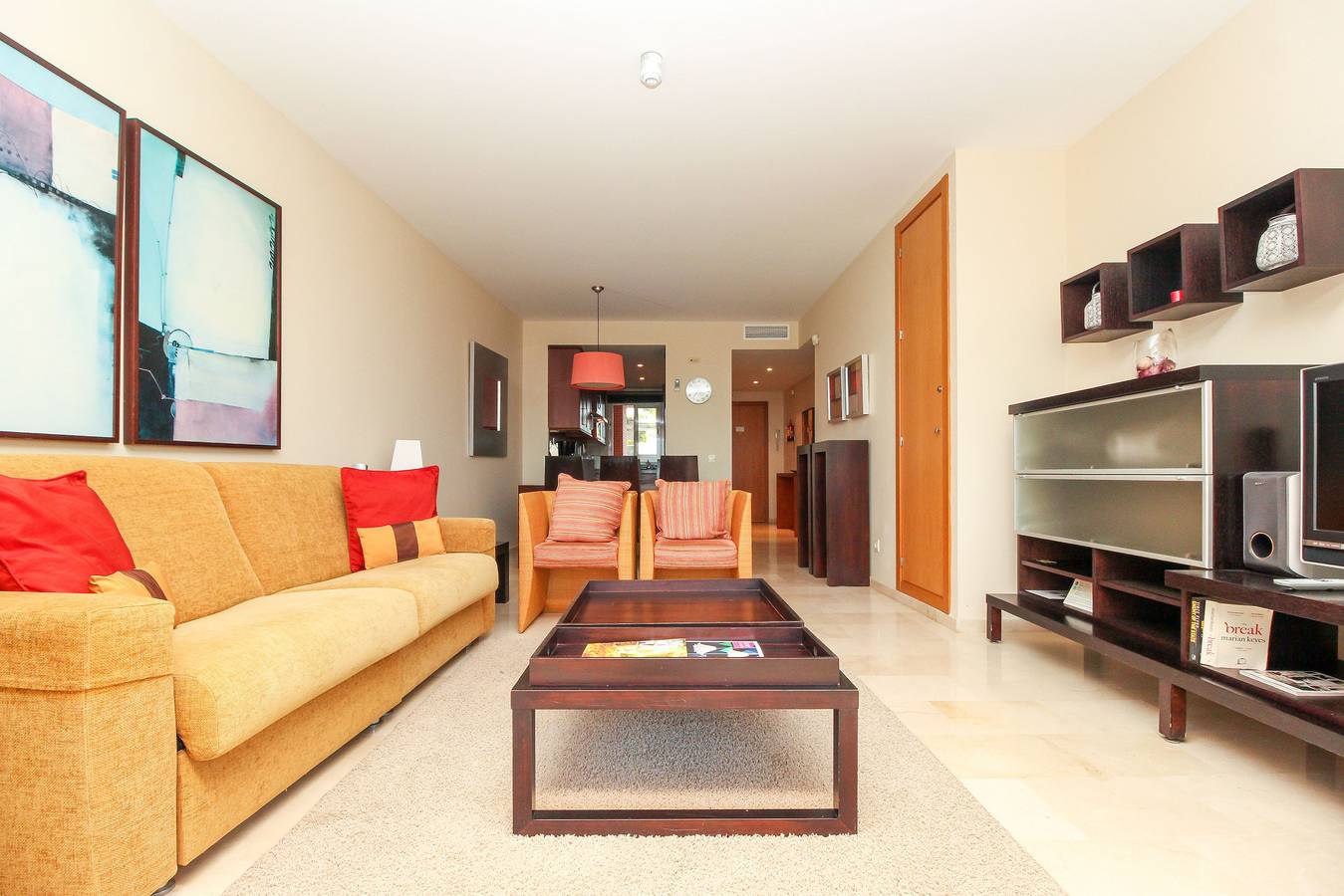 Entire apartment, Holiday luxury at Malibu Mansions, private hot tub in Playa El Bombo, Mijas