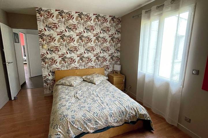 Location de vacances pour 6 personnes, avec jardin et balcon ainsi que jacuzzi et sauna à Camblanes-et-Meynac - 3