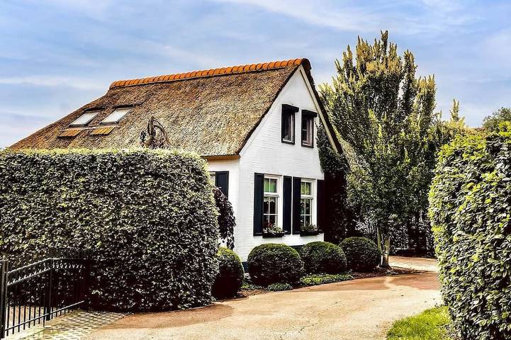 Ferienhaus für 4 Personen, mit Pool und Garten