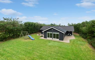 Ferienhaus für 6 Personen, mit Sauna und Terrasse sowie Garten und Whirlpool in Kvie Sø