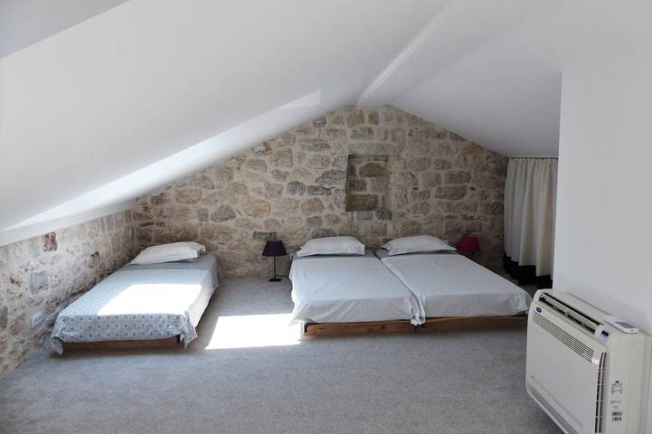 Maison en pierre spacieuse et récemment rénovée avec piscine et vue imprenable in Municipalité de Kotor