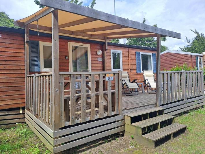 Camping pour 6 personnes, avec terrasse et jardin, animaux acceptés