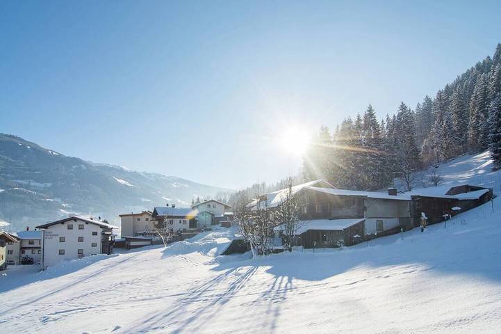 Bauernhof für 10 Personen, mit Balkon in Kaltenbach