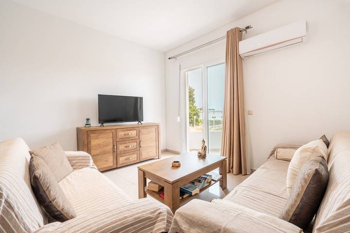 Ferienwohnung für 6 Personen, mit Balkon und Garten auf Rhodos - 2