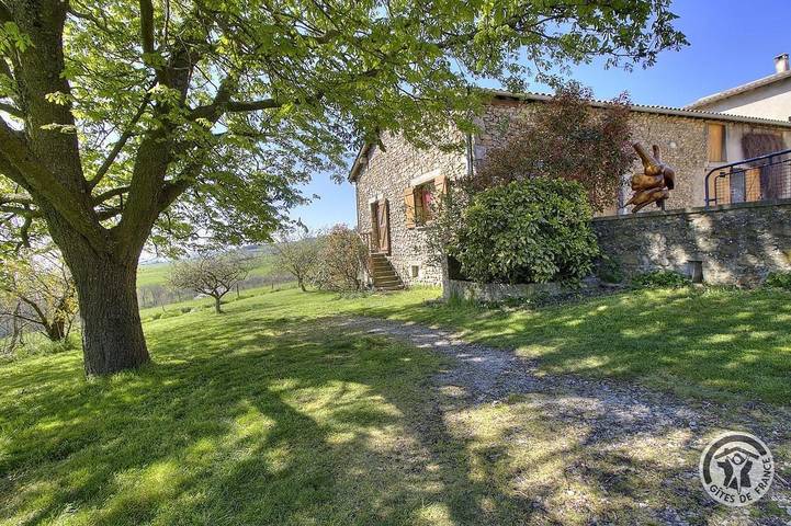 Gîte pour 4 personnes, avec Terrasse et Jardin à Condrieu