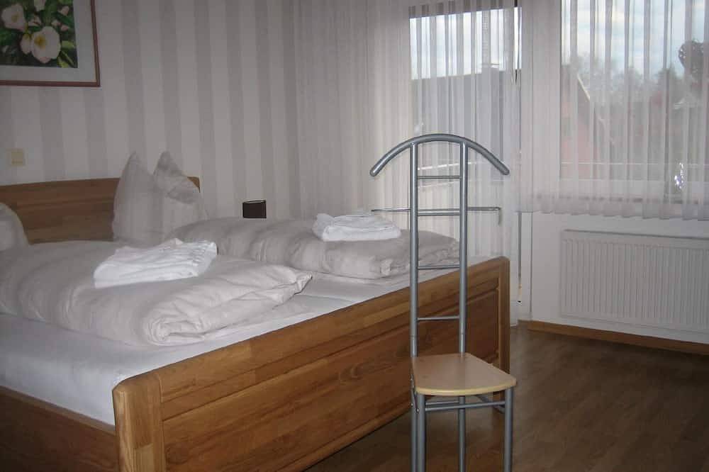 Ganze Wohnung, Große Wohnung in Polle mit Garten und Grill in Polle, Landkreis Holzminden