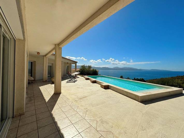 Villa pour 8 personnes, avec jardin ainsi que piscine et vue, animaux acceptés dans Sagone - 4