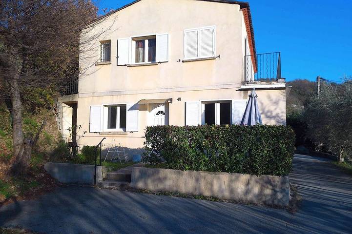 Gîte pour 4 personnes, avec piscine à Contes - 4