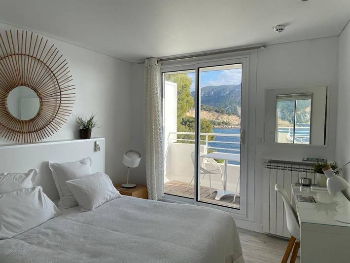 Hôtel pour 2 personnes, avec terrasse dans Plage Du Bestouan Cassis - 3